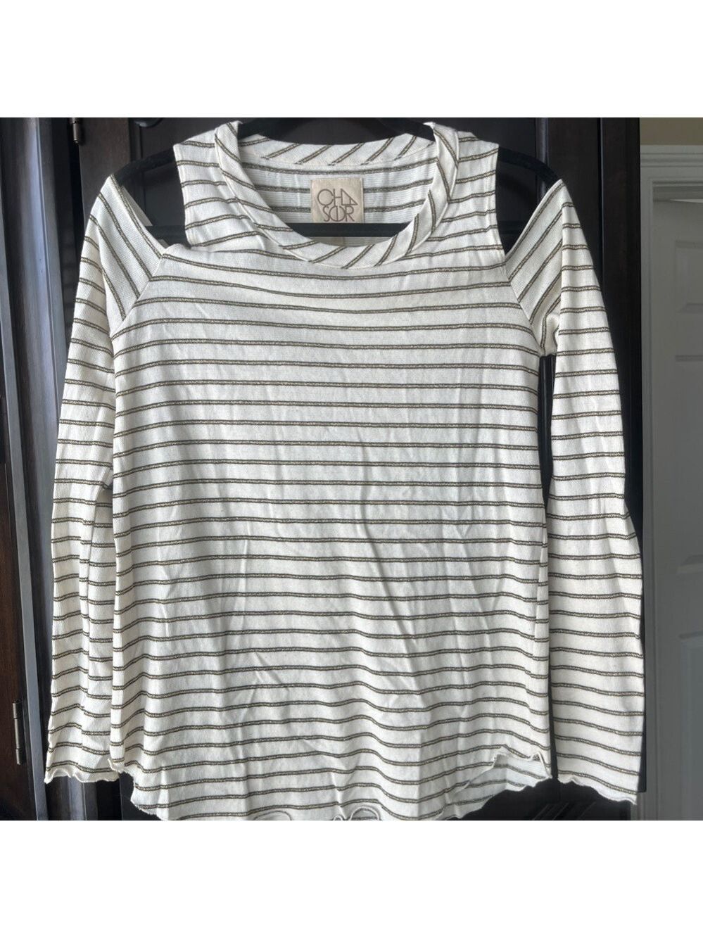 NWT Chaser Cold Shoulder L/S Tee with Stripes, Vanilla, Medium